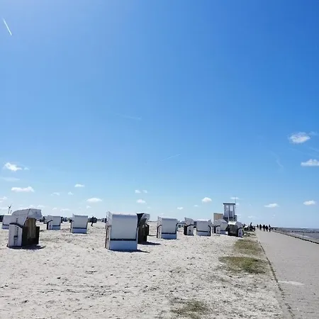 Holiday home Mien Leevsten *