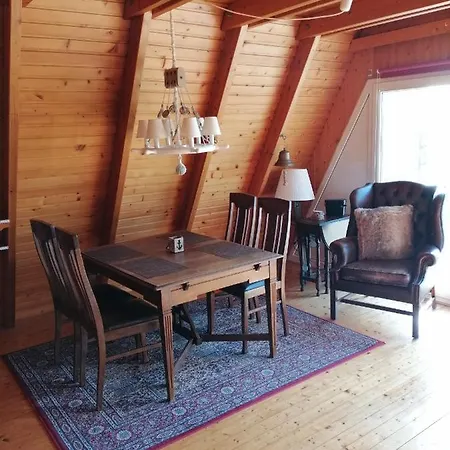 Nyaraló Mien Leevsten *