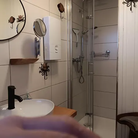 Nyaraló Mien Leevsten *